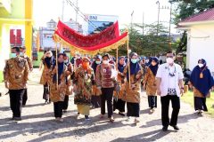 SURVEY AKREDITASI STANDAR AKREDITASI RUMAH SAKIT KEMENKES (STARKES) UPT RUMAH SAKIT UMUM DAERAH SIWA KOMISI AKREDITASI RUMAH SAKIT (KARS) dr. SURIAH TJEGGE,MHA,FISQua Ns,ESTEFINA MAKAUSI,S.Kep.M.Kes Pitumpanua, 25 November 2022